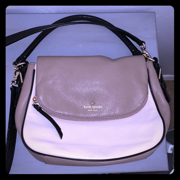 Authentic Kate Spade cross body purse - Picture 1 of 7